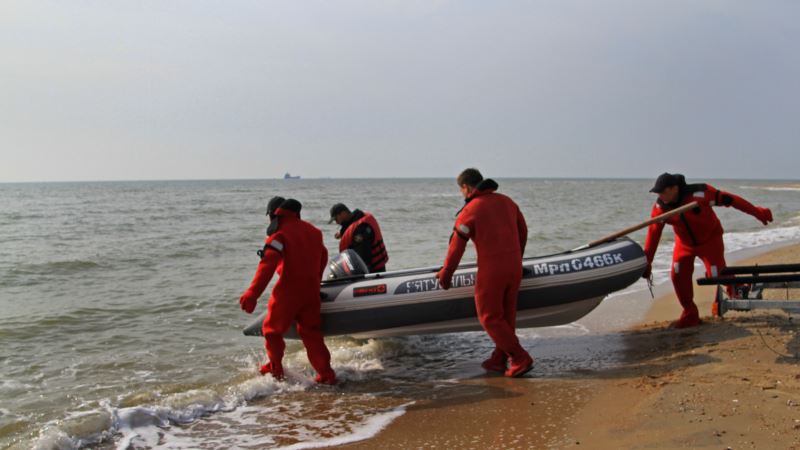 В Черном море вблизи Джубги перевернулся прогулочный катер, есть погибшие