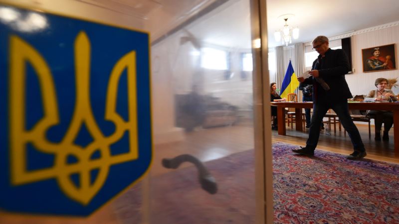 Более 2 тысяч крымчан сменили место голосования на выборах в Верховную Раду