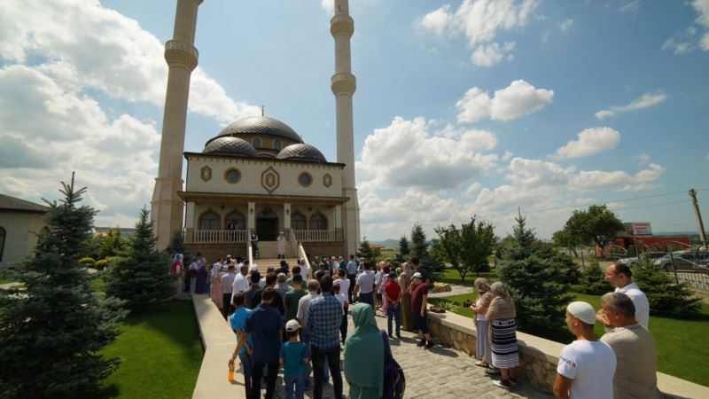 Близ Симферополя официально открыли Величественную мечеть Кадыр джами (+фото)
