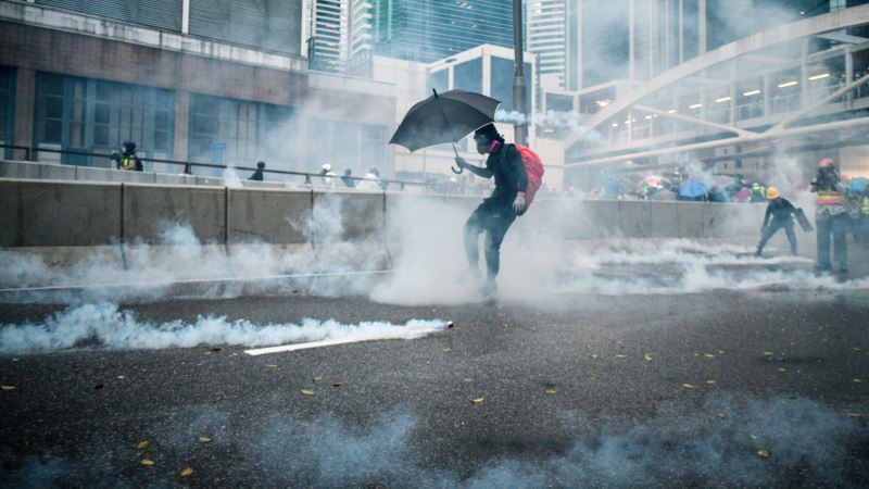 Глава Гонконга объявила, что отзывает закон об экстрадиции в Китай