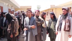 Боевики «Исламского государства» сдались Афганистану. Кадры из барака, где их содержат (видео)