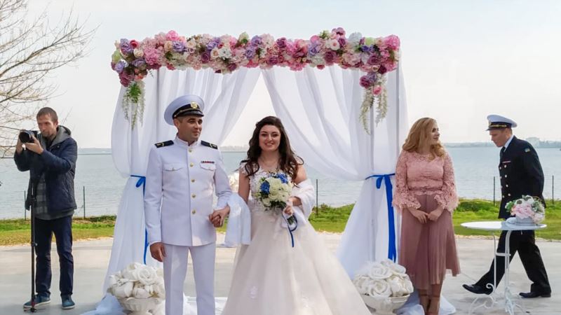 На Херсонщине женился освобожденный украинский моряк Беспальченко (+фото)