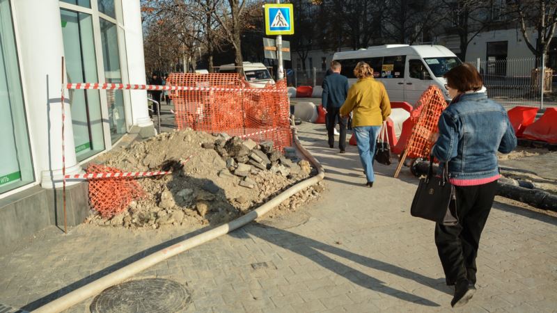 В центре Севастополя ограничили движение из-за ремонта Большой Морской (+фото)