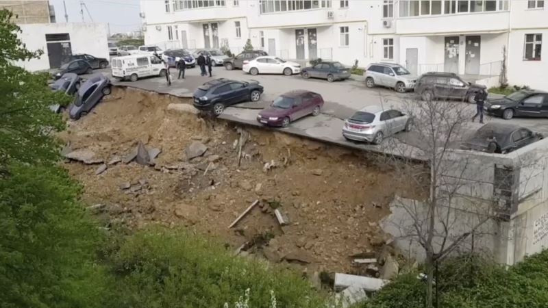 Следком возбудил дела против двух чиновников из-за обрушения парковки в Севастополе