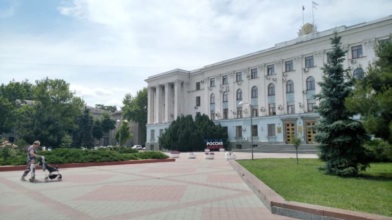 Аксенов сохранил должности еще двум крымским министрам
