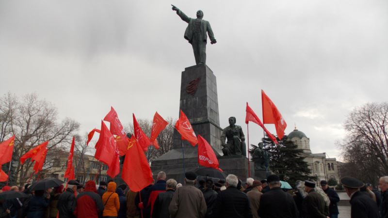 Митинг в Севастополе: коммунисты требовали смены власти в России (+фото)
