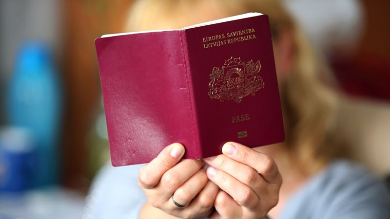 В Латвии вступил в силу закон о выдаче гражданства детям «неграждан»