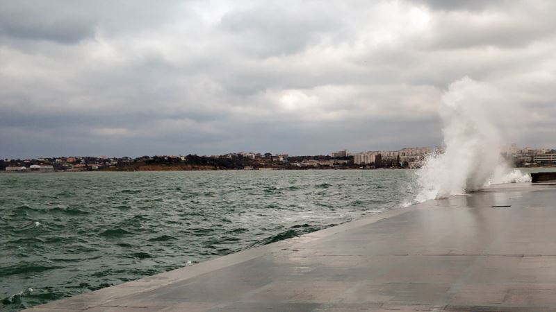 Погода в Крыму: днем без осадков, на ЮБК сильный ветер