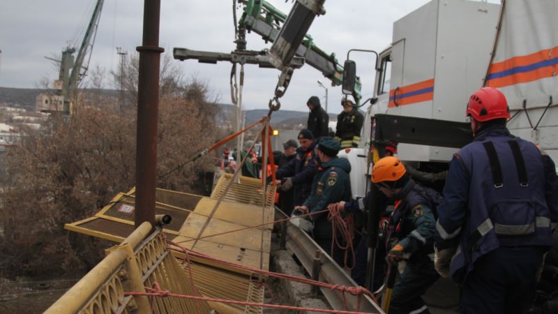 В Севастополе начали «служебную проверку» из-за обрушения части моста в Инкермане