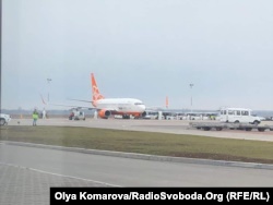 Эвакуация украинцев из-за коронавируса: самолет из Китая приземлился в «Борисполе»