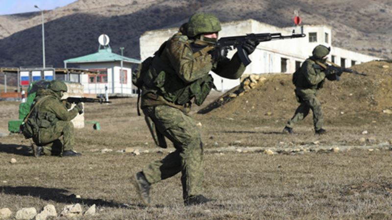 Российские военные разведчики в Крыму отрабатывают наступление и оборону – министерство (+фото)
