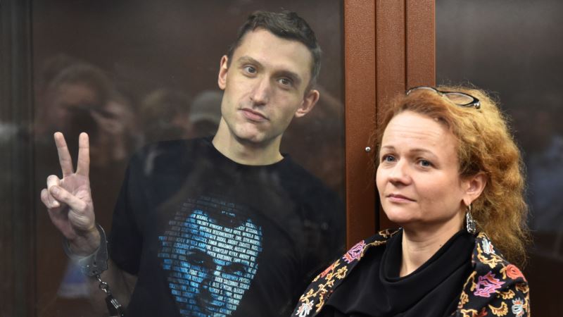Россия: суд обязал пересмотреть дело активиста Котова, выступавшего против аннексии Крыма