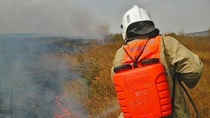 Симферопольский район: 15 гектаров сухостоя охватило огнем в Крыму – спасатели