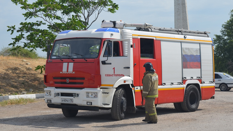 Пожар в Севастополе: в частном доме взорвался газовый баллон (+видео)