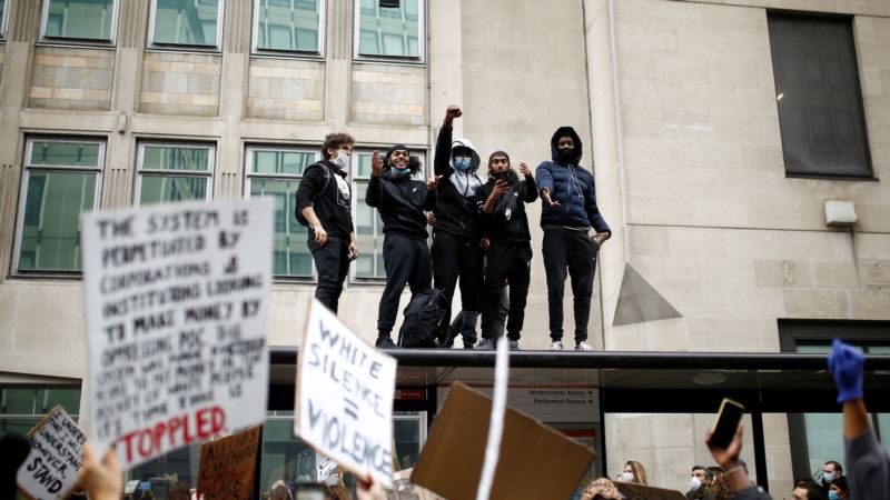 В Вашингтоне, Лондоне, Берлине проходят многотысячные протесты