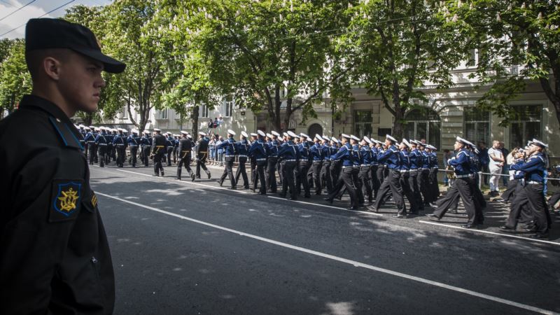 В Севастополе хотят вырубить сотни деревьев ради домов для российских военных