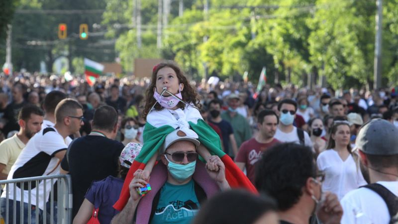 Болгария: после изменений в правительстве протесты на улицах не утихли