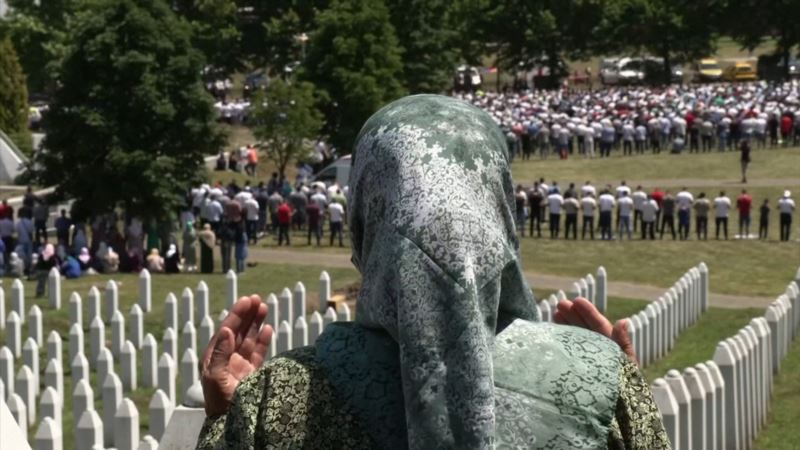 В Сребренице вспоминают жертв массового расстрела мирных жителей