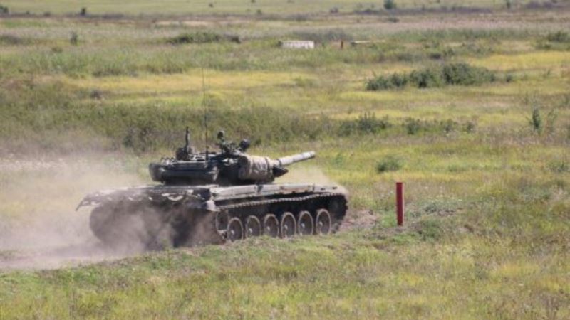 Российские военные стреляют из танков на полигоне в Крыму – командование (+фото)
