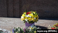 В Севастополе активисты отметили День Независимости возложением цветов
