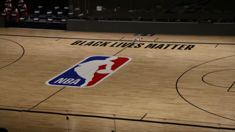 НБА восстанавливает соревнования после бойкота, вызванного расовыми проблемами