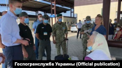 Представитель президента Зеленского проверил работу КПВВ на админгранице между Крымом и Херсонщиной (+фото)