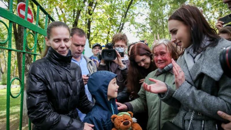 Белаурсь: из приюта Минска выпустили 6-летнего сына активистки – его забрали органы опеки после того, как милиция задержала мать