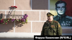 «Это наш герой»: в Крыму почтили память летчика Амет-Хана Султана (фоторепортаж)