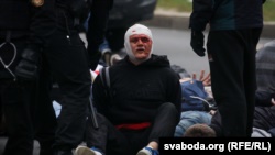 Беларусь: жесткие задержания на «Марше чести» в Минске, есть раненые (фотогалерея)