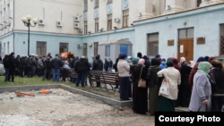 Аксенов не вышел извиняться к собравшимся у стен Совмина крымским татарам