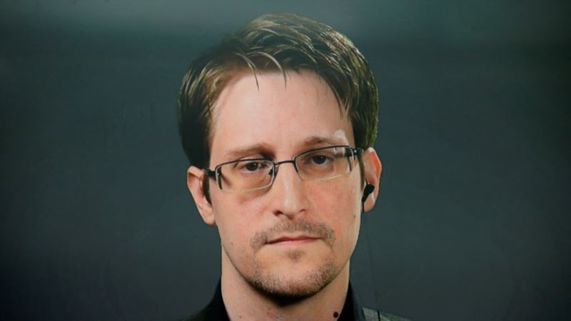 Эдвард Сноуден решил получить российское гражданство