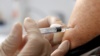 Путин не сделал прививку от COVID-19, потому что российская вакцина несертифицирована – Песков