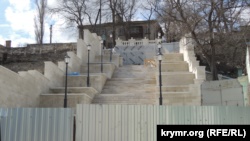 Новодел на Митридате: реконструкция исторических лестниц в Керчи (фотогалерея)
