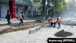 Севастополь: строители ускоряют ремонт улицы Льва Толстого, несмотря на протесты жителей