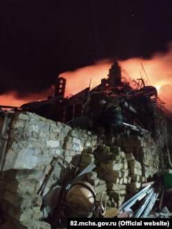 В Керчи спасатели вывели мужчину из горящего дома (+фото)