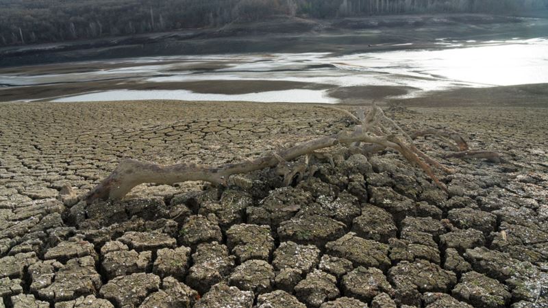 Ялта: уровень воды в Загорском водохранилище упал до критической отметки (+фото)
