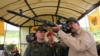 Президент Венесуэлы Николас Мадуро с российской снайперской винтовкой СВД на учениях вблизи Каракаса, 2018 год