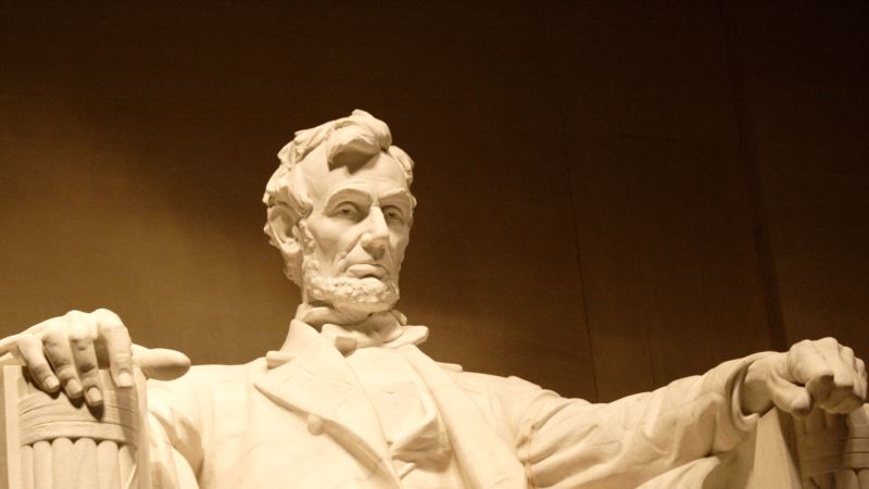 США: в Бостоне демонтировали памятник Аврааму Линкольну
