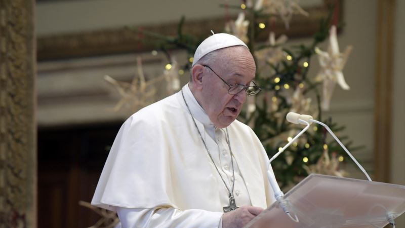 Папа Римский не будет возглавлять новогоднюю мессу из-за проблем со здоровьем