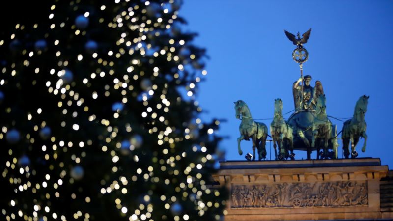 Коронавирус: Германия на Рождество и Новый год ужесточает карантинные меры