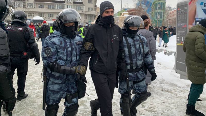 Протесты за Навального: в Москве и Санкт-Петербурге проходят массовые задержания (+видео)