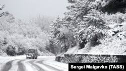 Под белым покрывалом зимы: заснеженные красоты Крыма (фотогалерея)