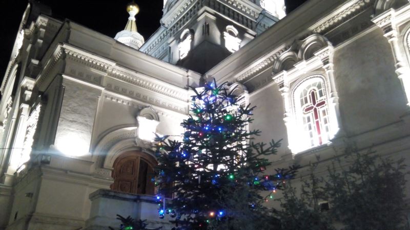 Севастополь: в рождественский сочельник в храмах спели колядки и песни на украинском языке (+фото)