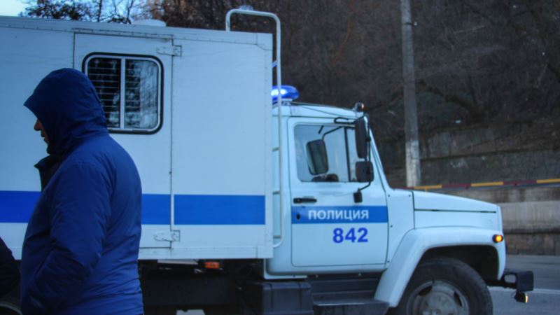 В Крыму трем крымским татарам вручили предостережения «о недопустимости нарушения закона»