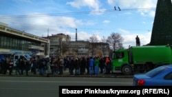В Симферополе проходит акция в поддержку Навального (+фото)