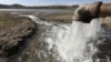 Переброс воды из Тайганского в Симферопольское водохранилище, Крым, 17 октября 2020 года. Иллюстрационное фото