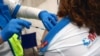 Вакцинация медиков против коронавируса. Мадрид, Испания, февраль 2021 года