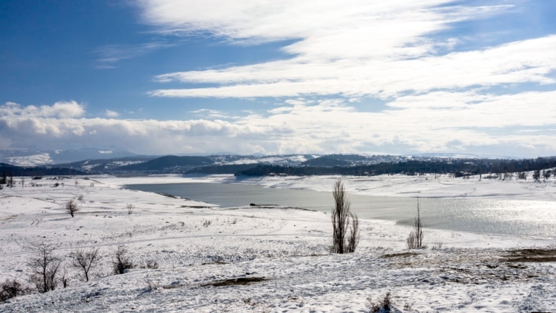 Снежное безмолвие на дне Симферопольского водохранилища (фотогалерея)