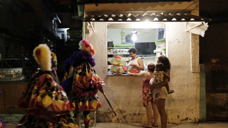 Праздник невзирая на запреты: как в Бразилии прошел традиционный карнавал (фотогалерея)