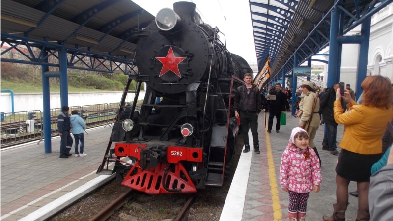 На «Поезд Победы» в Севастополе пускают только после тройного контроля (+фото)